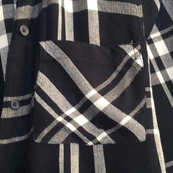 Lucky Brand Soft Cool Woven Lagan Look Shacket with Long Sleeves - Picture 5 of 16